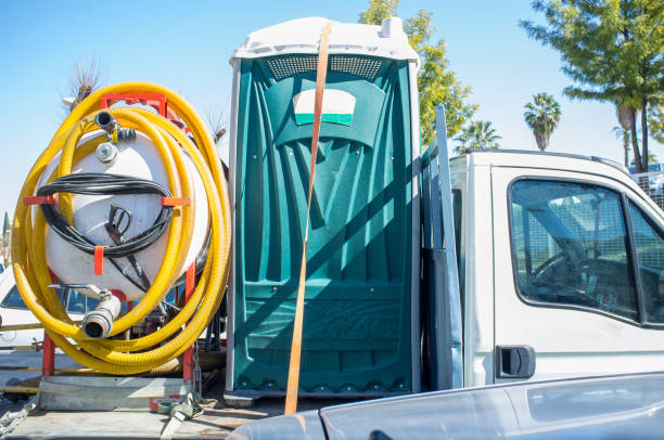 Best High-end porta potty rental  in Floresville, TX