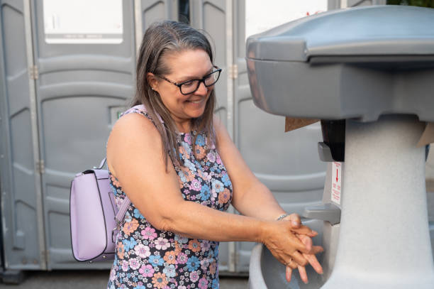Best Porta potty services near me  in Floresville, TX